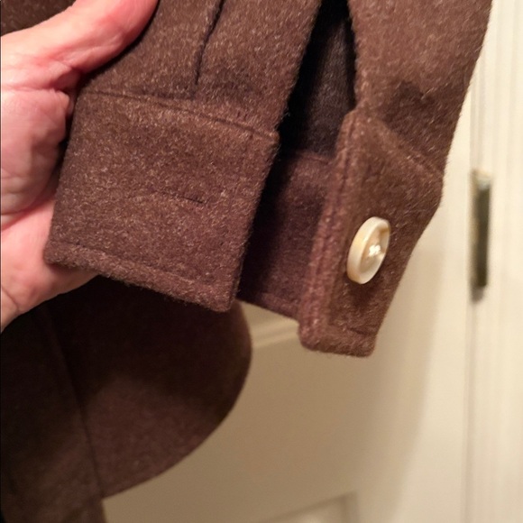 Elegant Brown Belted Utility Jacket - Picture 4 of 10